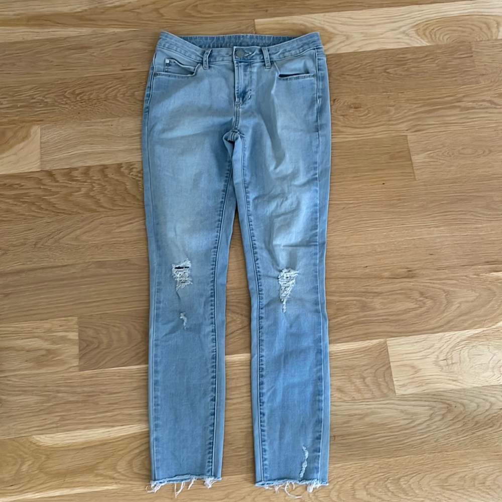 Light washed skinny jeans